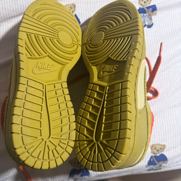 Women Nike Dunk - Picture 4 of 4